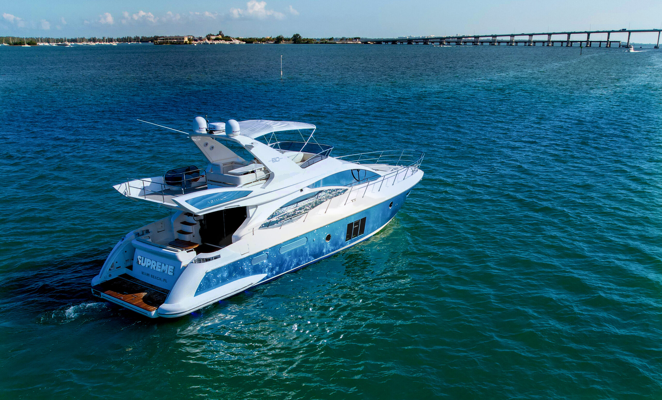 60ft Azimut "Supreme" - Alquiler Barcos De Lujo | Miami Beach 7 %MAlquiler de yates en Miami%