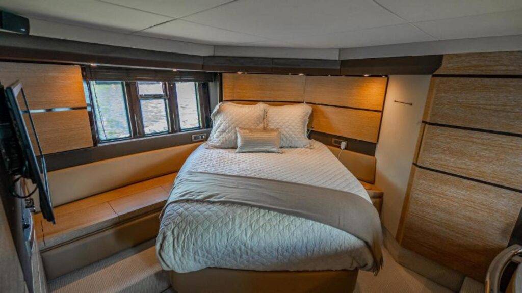 60ft Azimut Alquiler de yates de lujo | Miami River 🌴 12 %MAlquiler de yates en Miami%