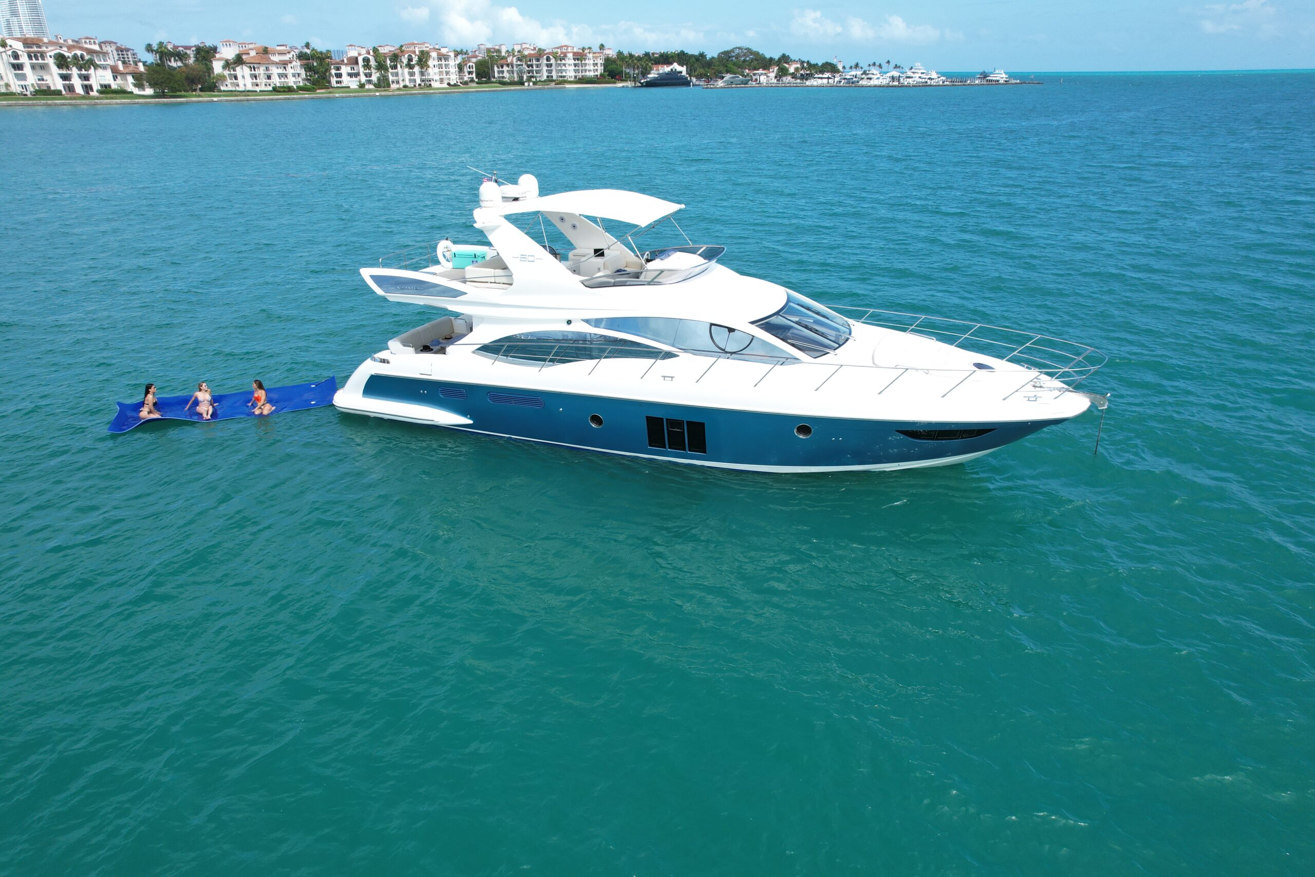60ft Azimut "Supreme" - Alquiler de Yates de Lujo | Miami Beach 13 %MAlquiler de yates en Miami%
