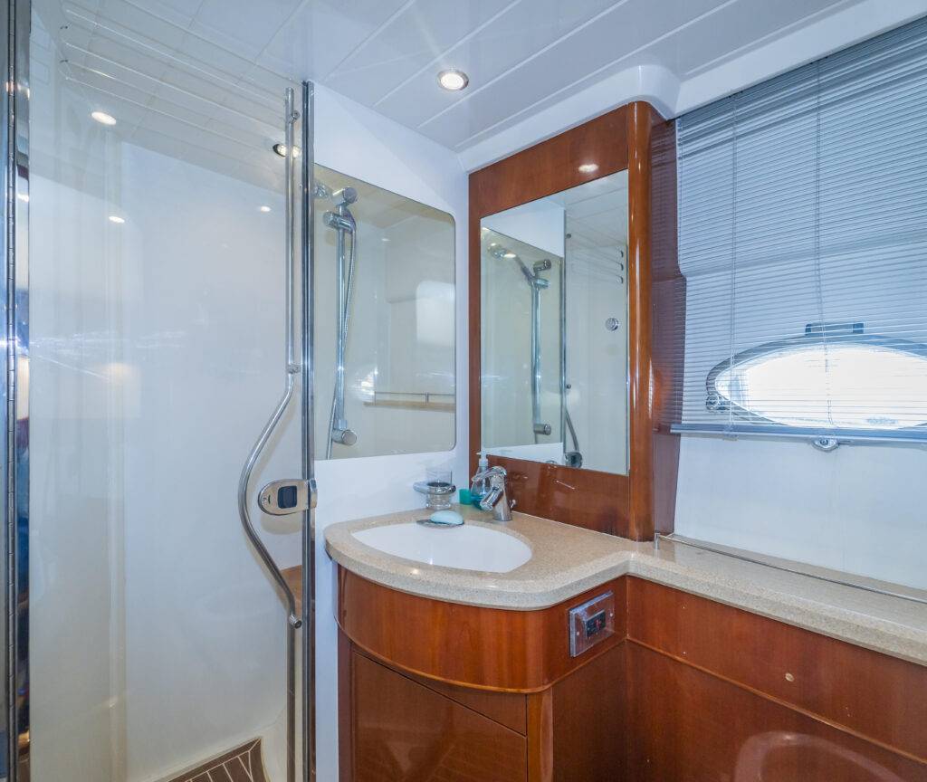 62ft Princess Luxury Yacht Charter | Bayside Miami ✨ 6 %MAlquiler de yates en Miami%