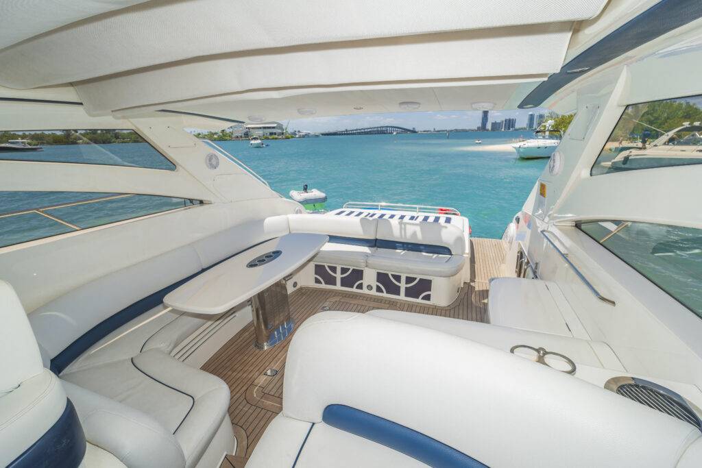 62ft Princess Luxury Yacht Charter | Bayside Miami ✨ 10 %MAlquiler de yates en Miami%