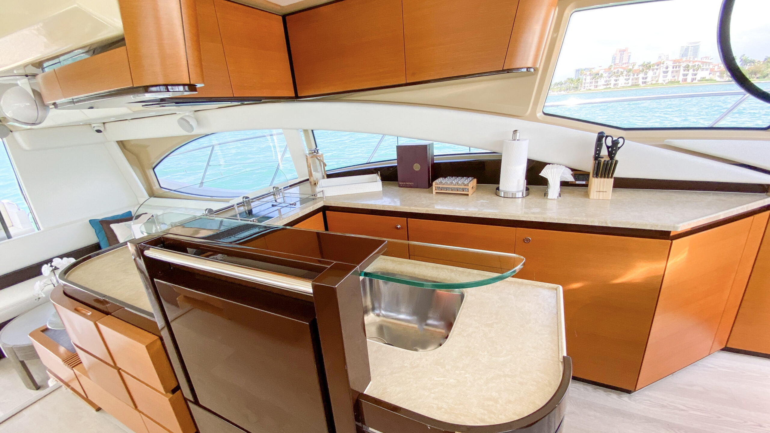 60ft Azimut "Supreme" - Alquiler Barcos De Lujo | Miami Beach 20 %MAlquiler de yates en Miami%