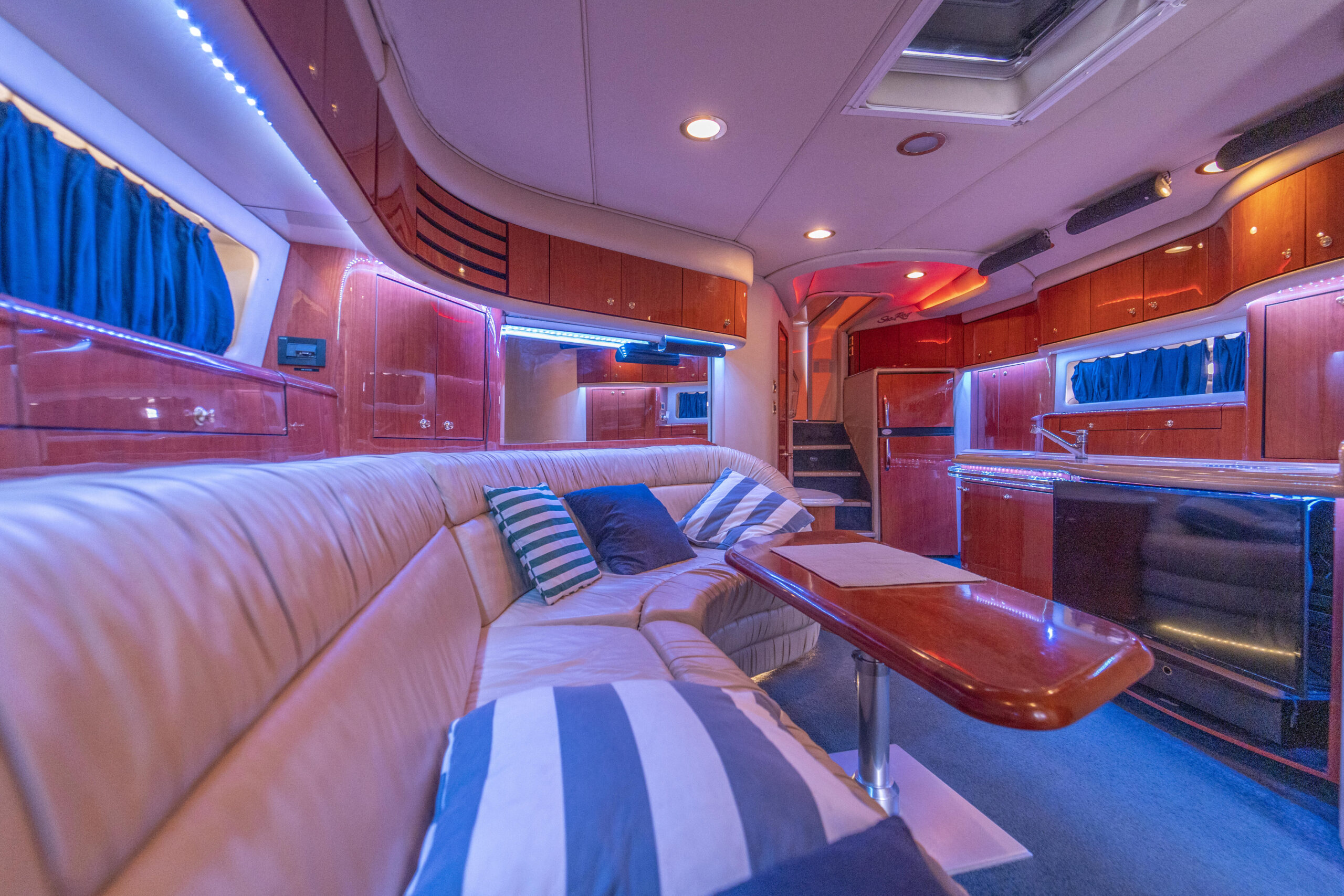 60ft SeaRay - Alquiler Barcos De Lujo | Miami River 16 %MAlquiler de yates en Miami%