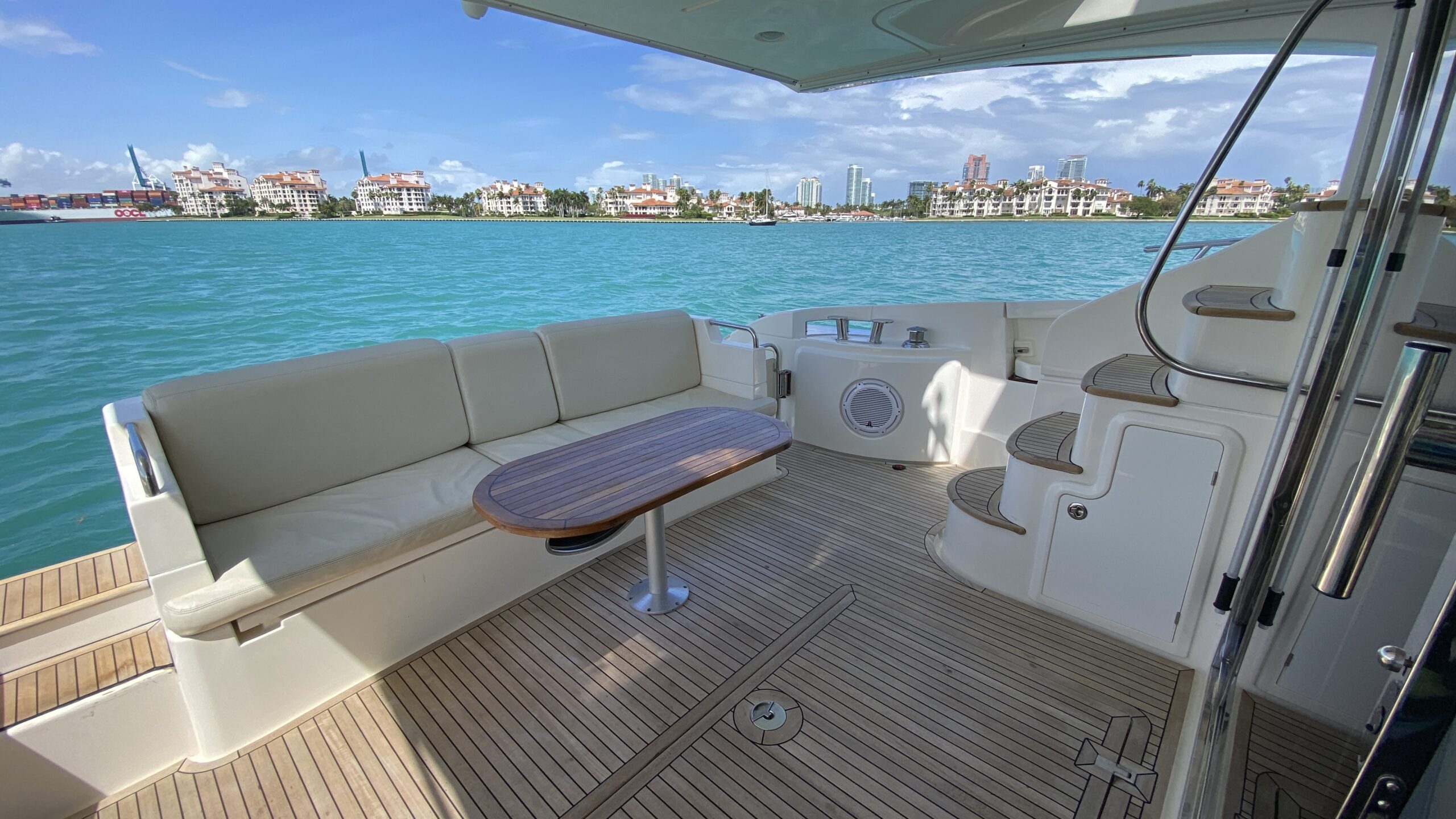 60ft Azimut "Supreme" - Alquiler Barcos De Lujo | Miami Beach 29 %MAlquiler de yates en Miami%