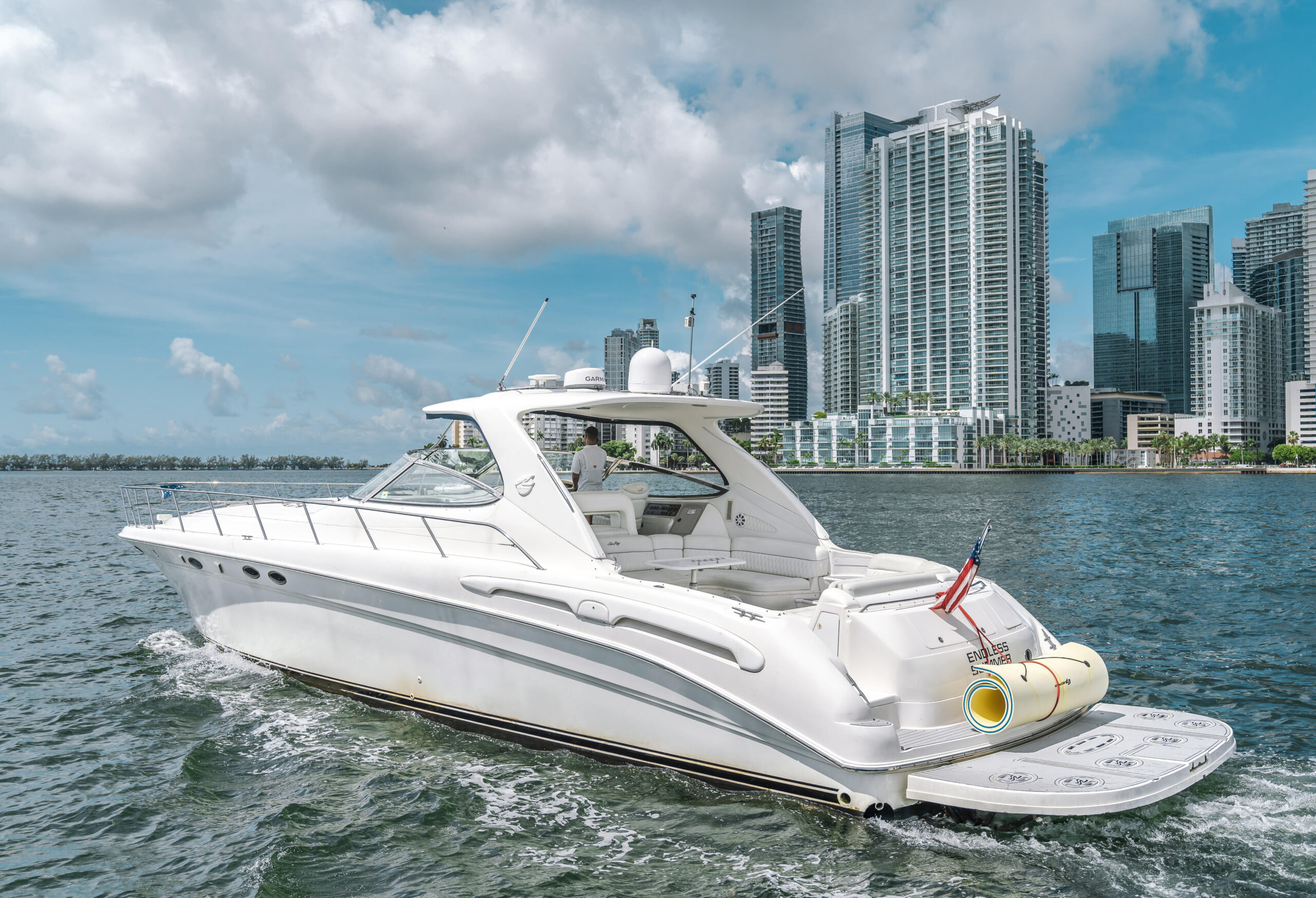 60ft SeaRay - Alquiler Barcos De Lujo | Miami River 30 %MAlquiler de yates en Miami%