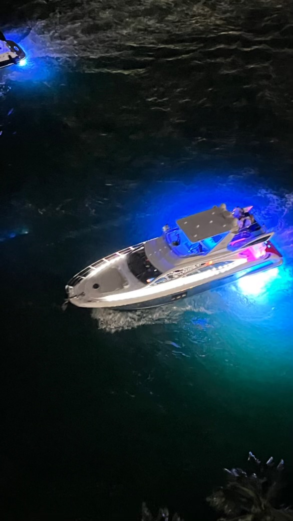 60ft Azimut "Supreme" - Alquiler Barcos De Lujo | Miami Beach 46 %MAlquiler de yates en Miami%