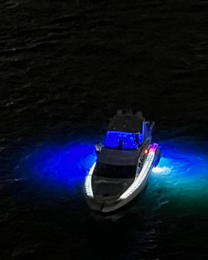 60ft Azimut "Supreme" - Alquiler Barcos De Lujo | Miami Beach 48 %MAlquiler de yates en Miami%