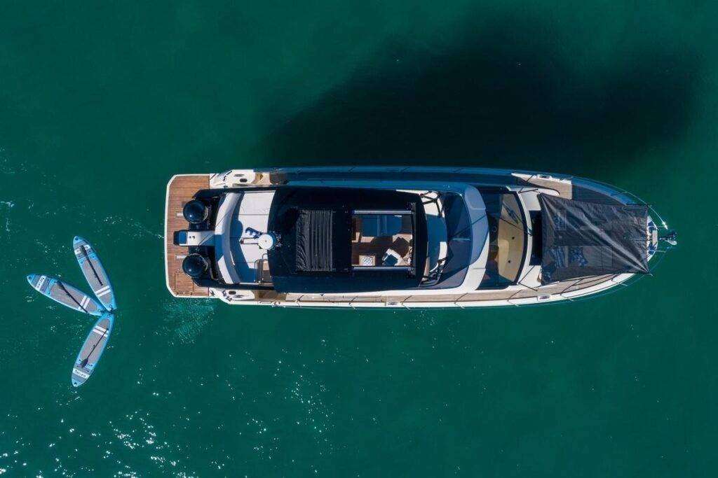 62ft Beneteau “Singh City” Alquiler de Yates de Lujo | Shuckers Miami ⚓ 3 %MAlquiler de yates en Miami%