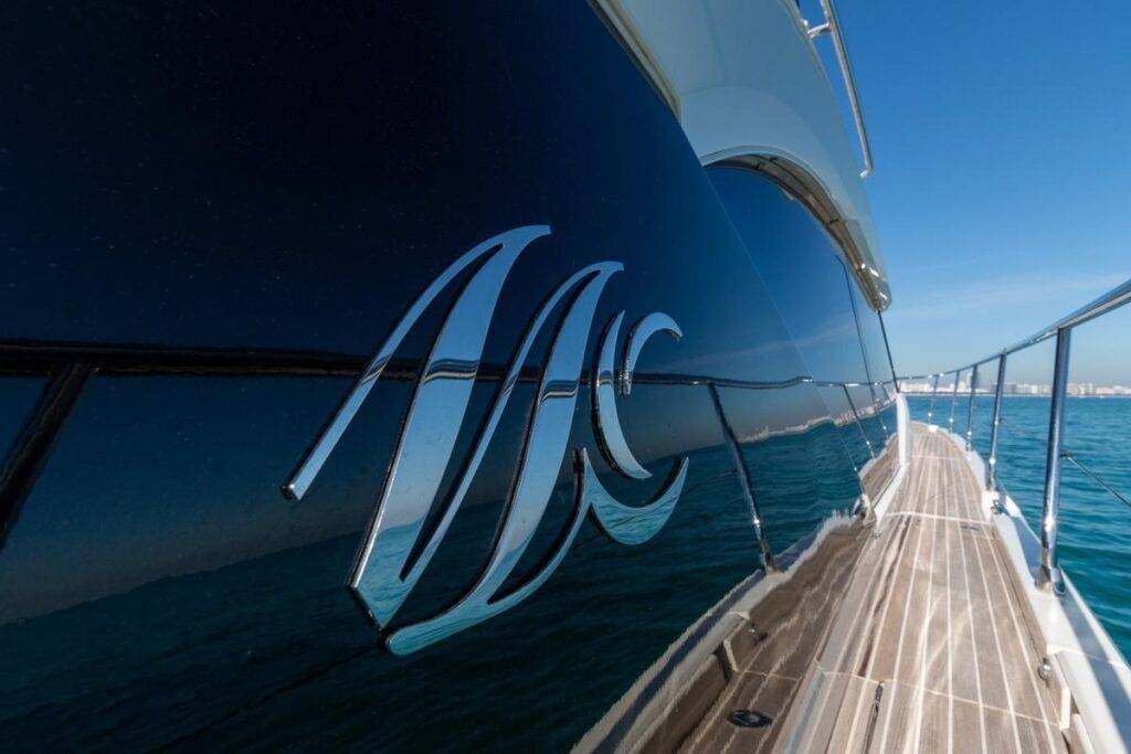 62ft Beneteau “Singh City” Alquiler de Yates de Lujo | Shuckers Miami ⚓ 5 %MAlquiler de yates en Miami%