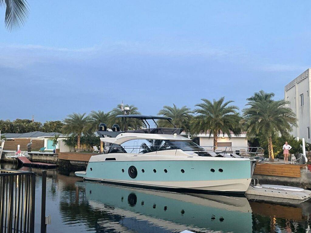 62ft Beneteau “Singh City” Alquiler de Yates de Lujo | Shuckers Miami ⚓ 8 %MAlquiler de yates en Miami%