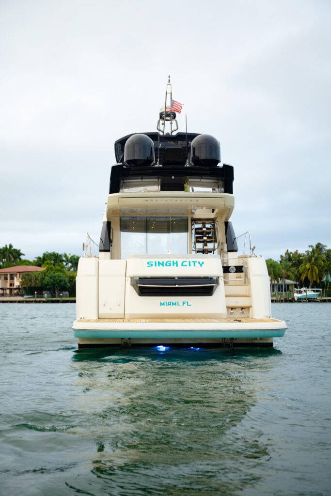 62ft Beneteau “Singh City” Alquiler de Yates de Lujo | Shuckers Miami ⚓ 4 %MAlquiler de yates en Miami%