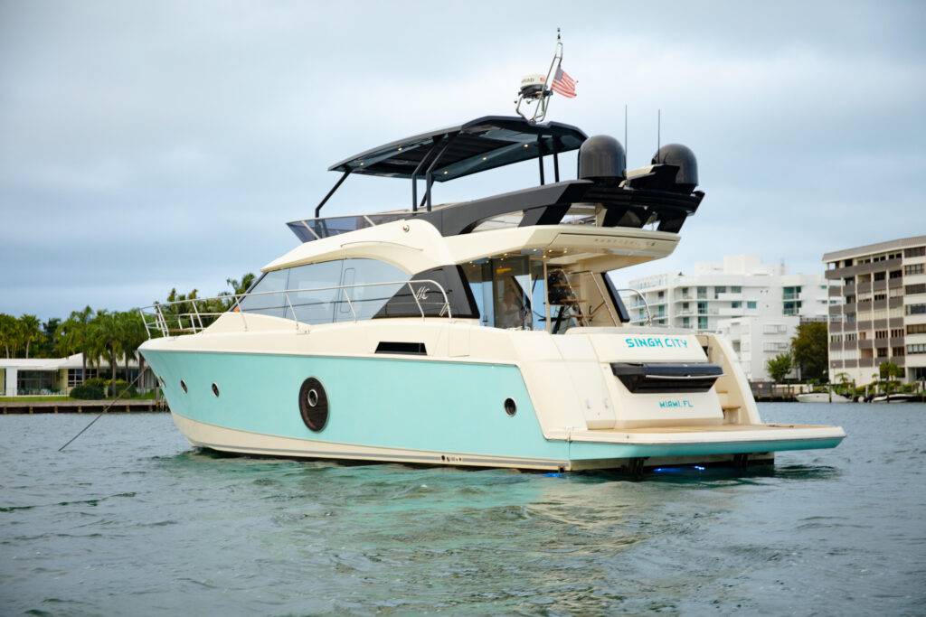 62ft Beneteau “Singh City” Alquiler de Yates de Lujo | Shuckers Miami ⚓ 8 %MAlquiler de yates en Miami%