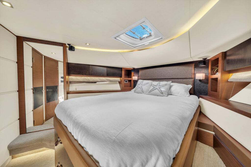 65ft SeaRay “Miss Undertood 65” Alquiler de Yates de Lujo | Chamonix Marina 💅 11 %MAlquiler de yates en Miami%