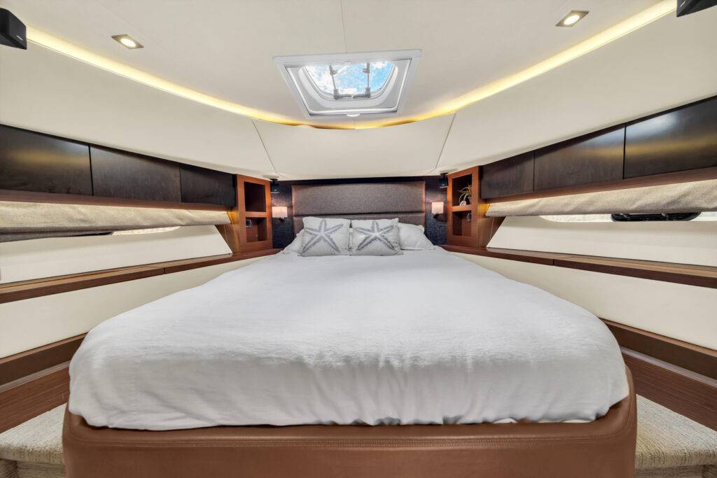 65ft SeaRay “Miss Undertood 65” Alquiler de Yates de Lujo | Chamonix Marina 💅 12 %MAlquiler de yates en Miami%