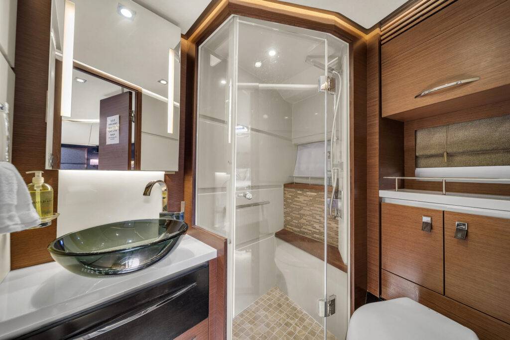 65ft SeaRay “Miss Undertood 65” Alquiler de Yates de Lujo | Chamonix Marina 💅 1 %MAlquiler de yates en Miami%