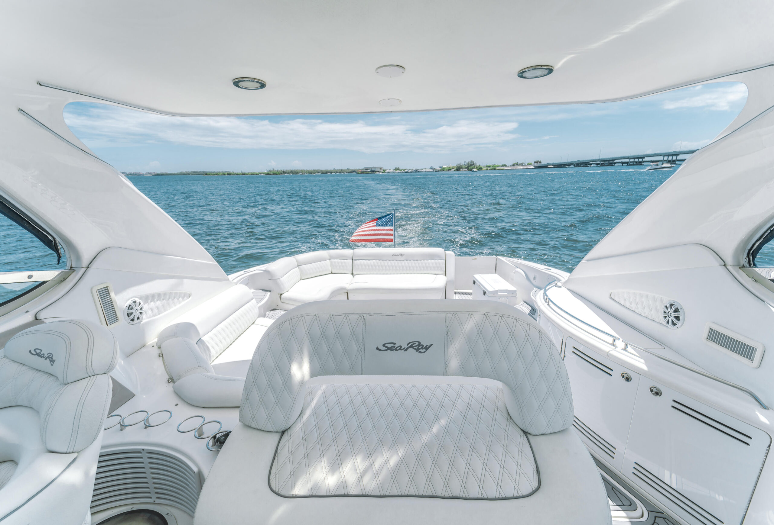 60ft SeaRay - Alquiler Barcos De Lujo | Miami River 32 %MAlquiler de yates en Miami%
