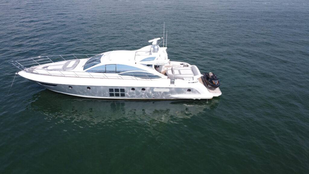 72ft Azimut “Modern Day Drifter” Alquiler de Yates de Lujo | North Miami 🌴 7 %MAlquiler de yates en Miami%
