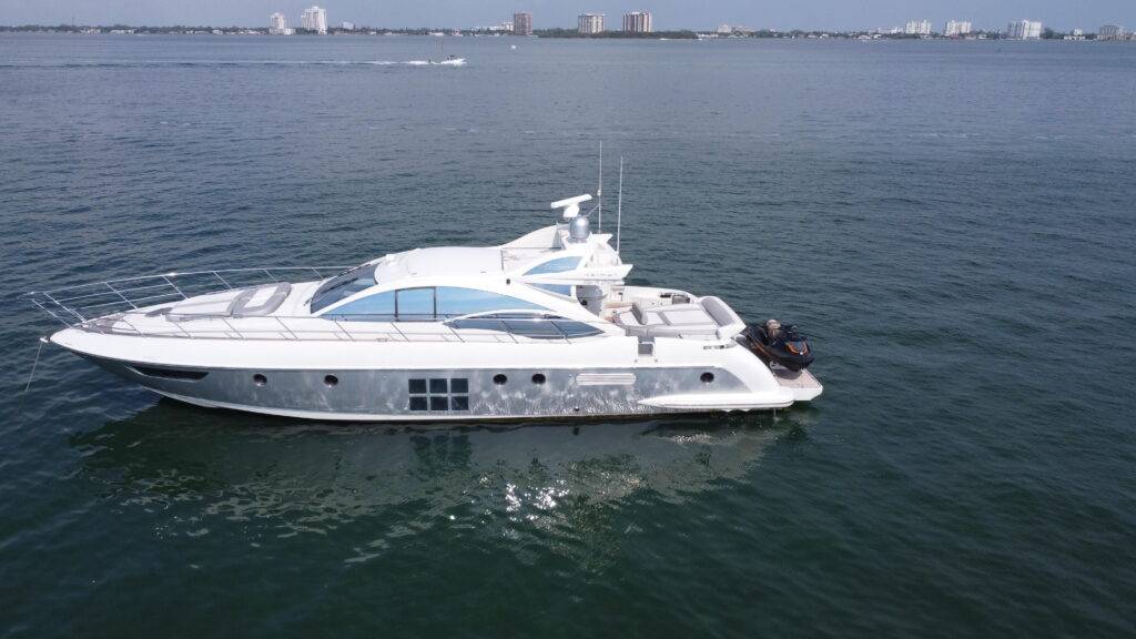 72ft Azimut “Modern Day Drifter” Alquiler de Yates de Lujo | North Miami 🌴 8 %MAlquiler de yates en Miami%