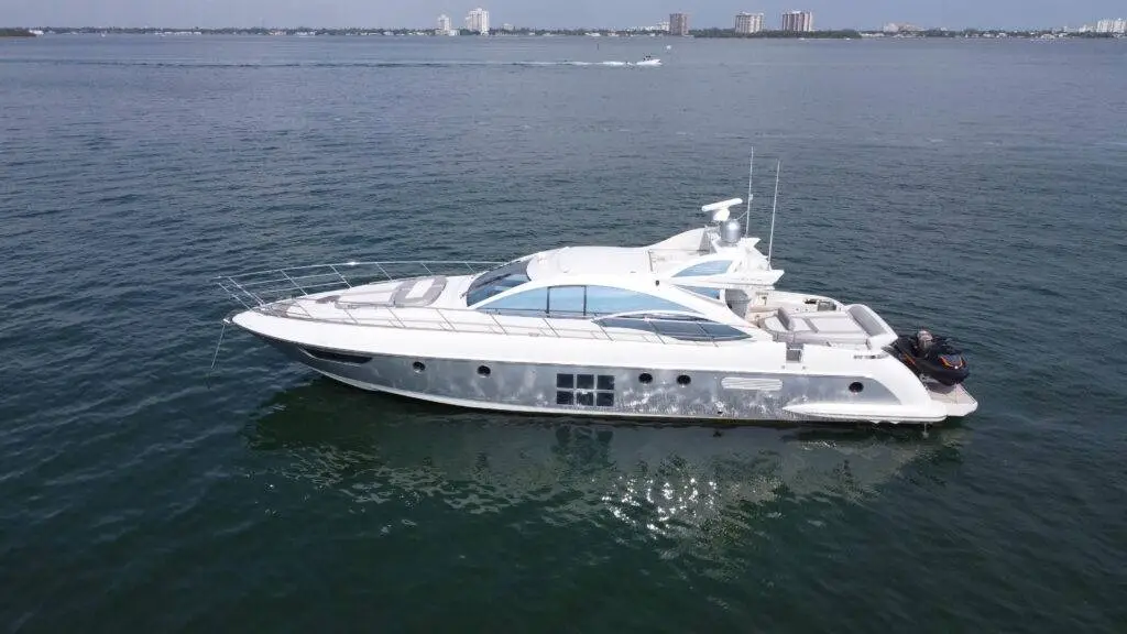 72ft Azimut “Modern Day Drifter” Alquiler de Yates de Lujo | North Miami 🌴 9 %MAlquiler de yates en Miami%
