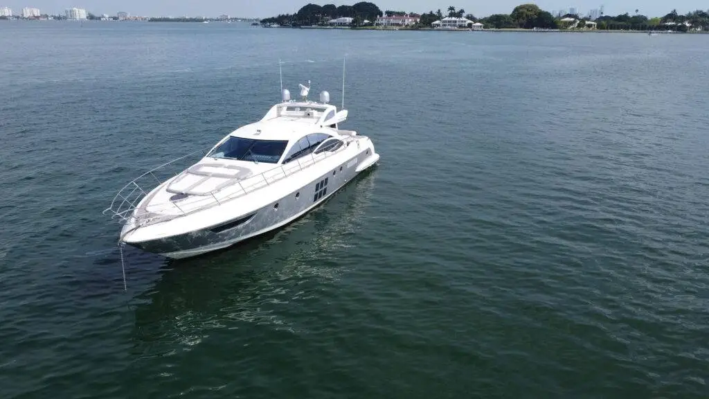 72ft Azimut “Modern Day Drifter” Alquiler de Yates de Lujo | North Miami 🌴 11 %MAlquiler de yates en Miami%
