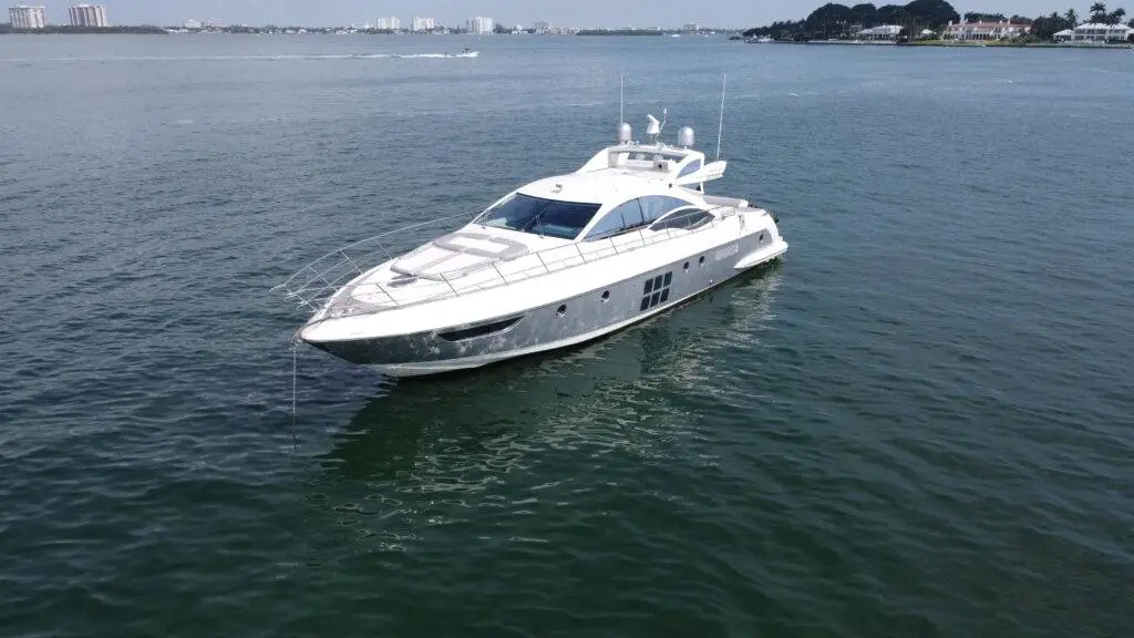 72ft Azimut “Modern Day Drifter” Alquiler de Yates de Lujo | North Miami 🌴 12 %MAlquiler de yates en Miami%