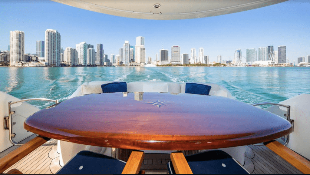 64ft Fairline Alquiler de yates de lujo | Aventura North Miami 💼 1 %MAlquiler de yates en Miami%