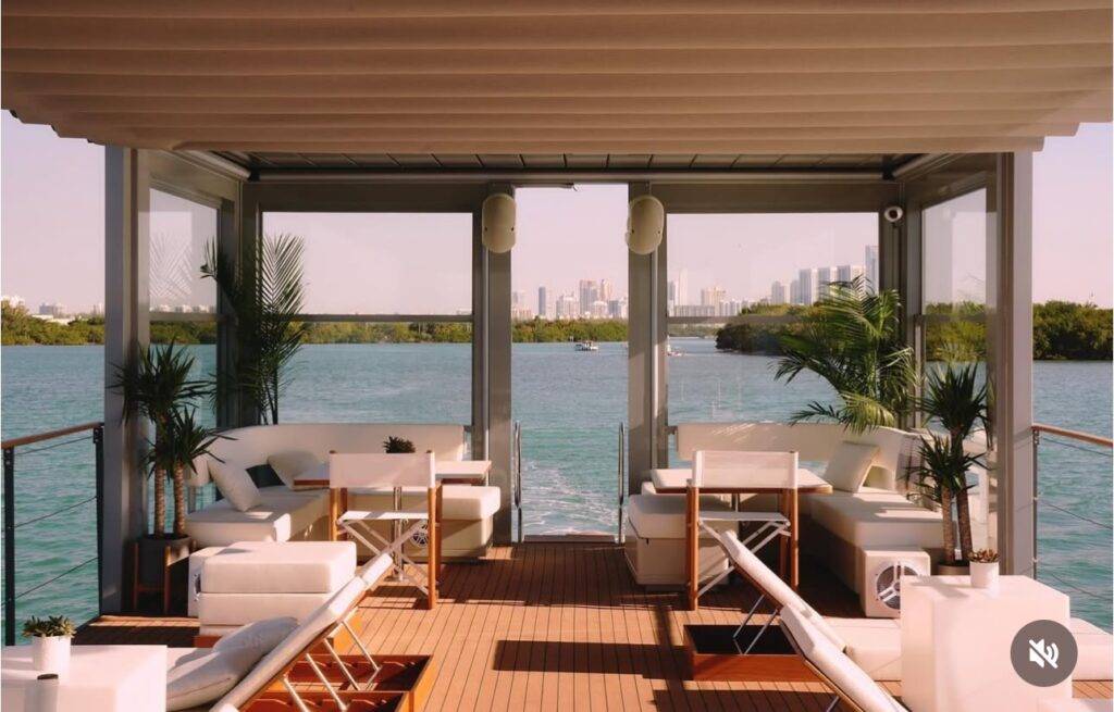 Casa flotante 70' Charter 💒 (Islad Creek, Miami Beach) 5 %MAlquiler de yates en Miami%