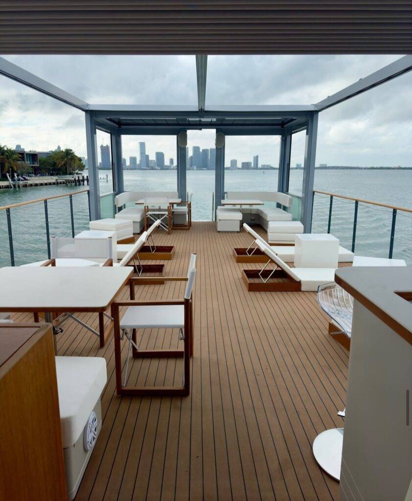 Casa flotante 70' Charter 💒 (Islad Creek, Miami Beach) 8 %MAlquiler de yates en Miami%