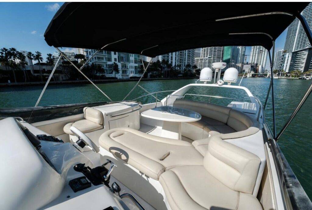 %MAlquiler de yates en Miami%