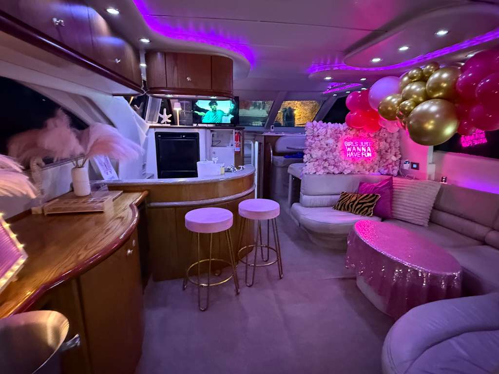 50ft Pink Maxum Miami Yacht Rental | Hello Kitty from $900 5 %Miami Yacht Rentals%