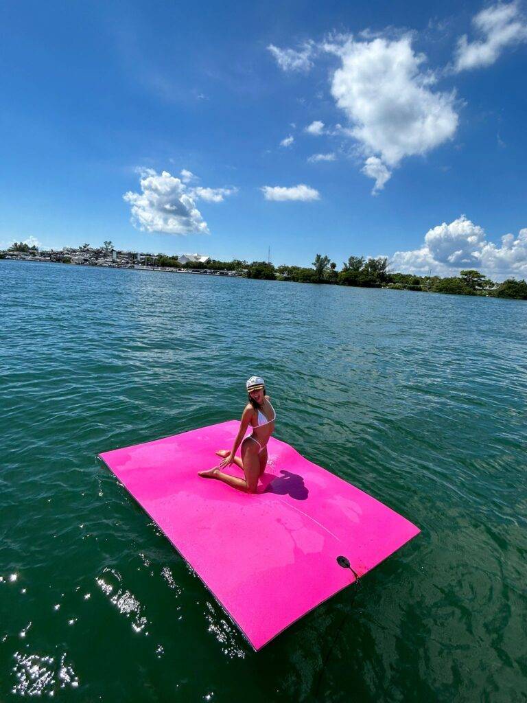 50ft Pink Maxum Miami Yacht Rental | Hello Kitty from $900 2 %Miami Yacht Rentals%