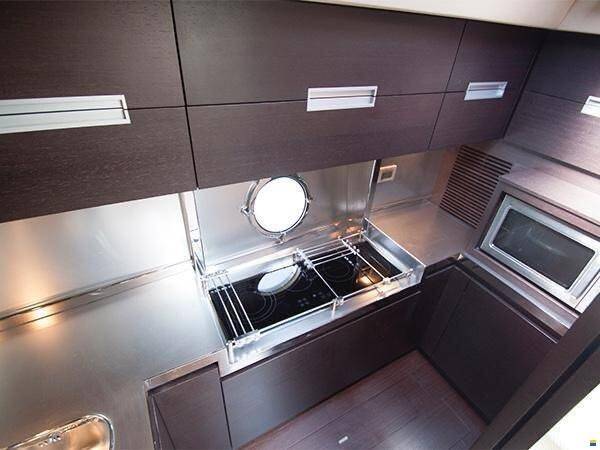 72ft Azimut “Modern Day Drifter” Alquiler de Yates de Lujo | North Miami 🌴 6 %MAlquiler de yates en Miami%