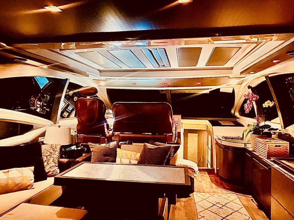 72ft Azimut “Modern Day Drifter” Alquiler de Yates de Lujo | North Miami 🌴 7 %MAlquiler de yates en Miami%
