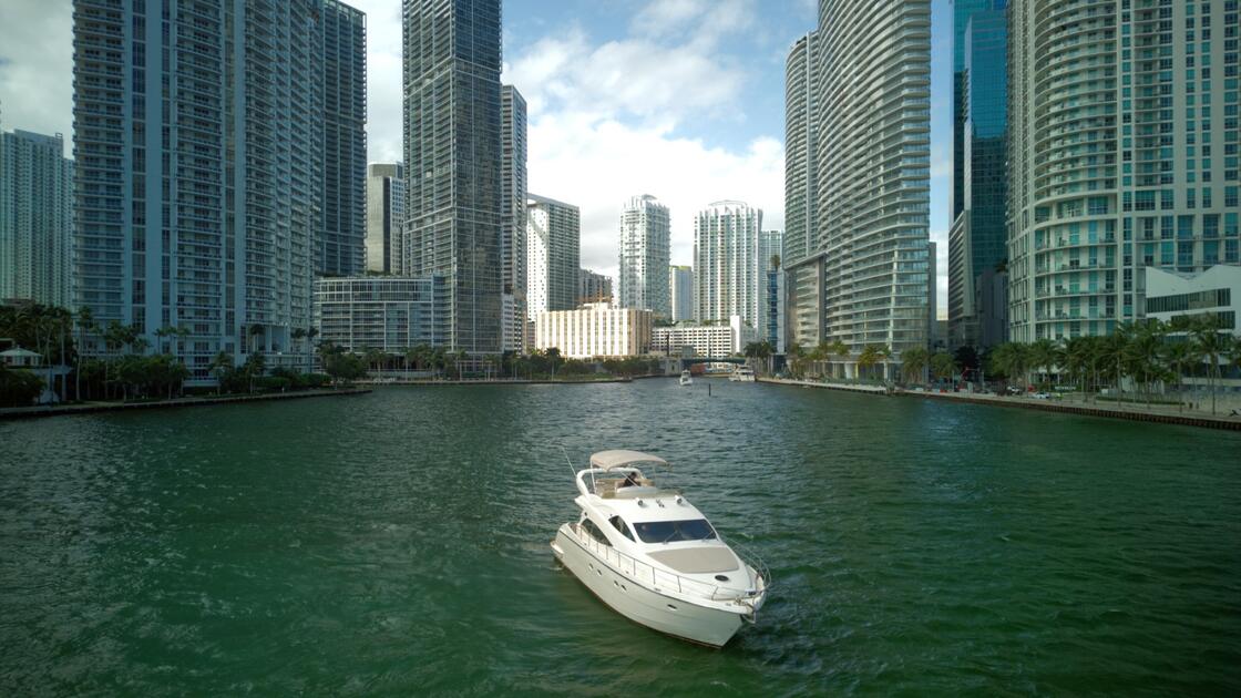 60ft Aicon "ANTARES" - Alquiler de Yates de Lujo | 1800-1808 NW 24th Ave Miami 11 %MAlquiler de yates en Miami%