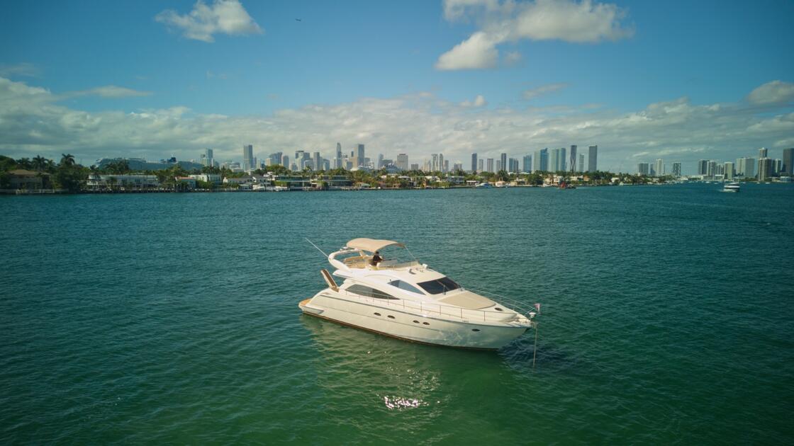 60ft Aicon "ANTARES" - Alquiler de Yates de Lujo | 1800-1808 NW 24th Ave Miami 13 %MAlquiler de yates en Miami%