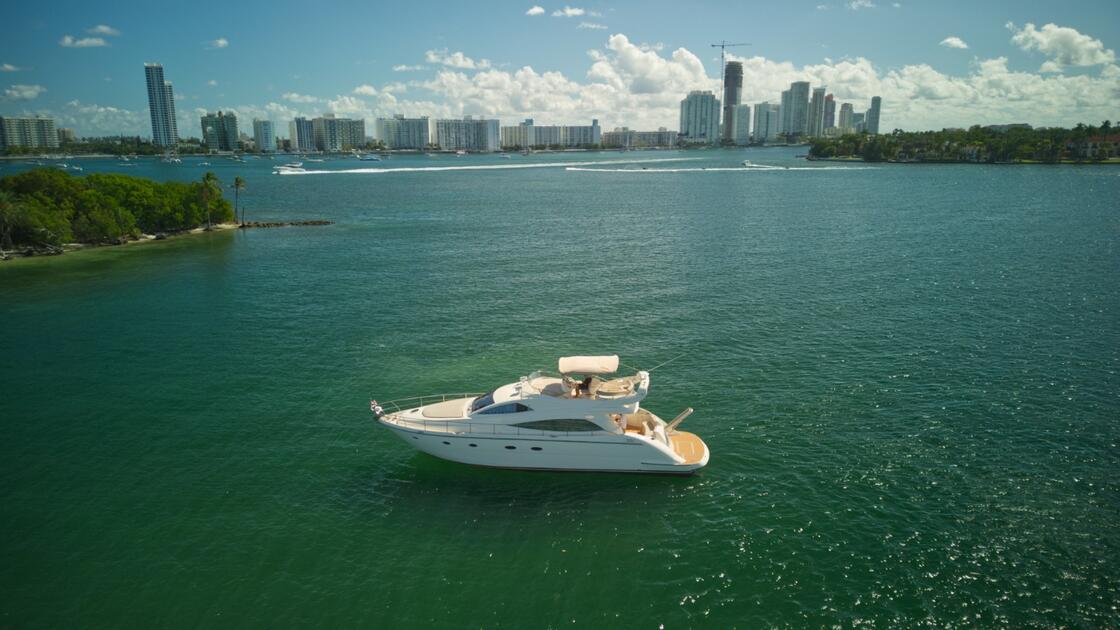 60ft Aicon "ANTARES" - Alquiler de Yates de Lujo | 1800-1808 NW 24th Ave Miami 14 %MAlquiler de yates en Miami%