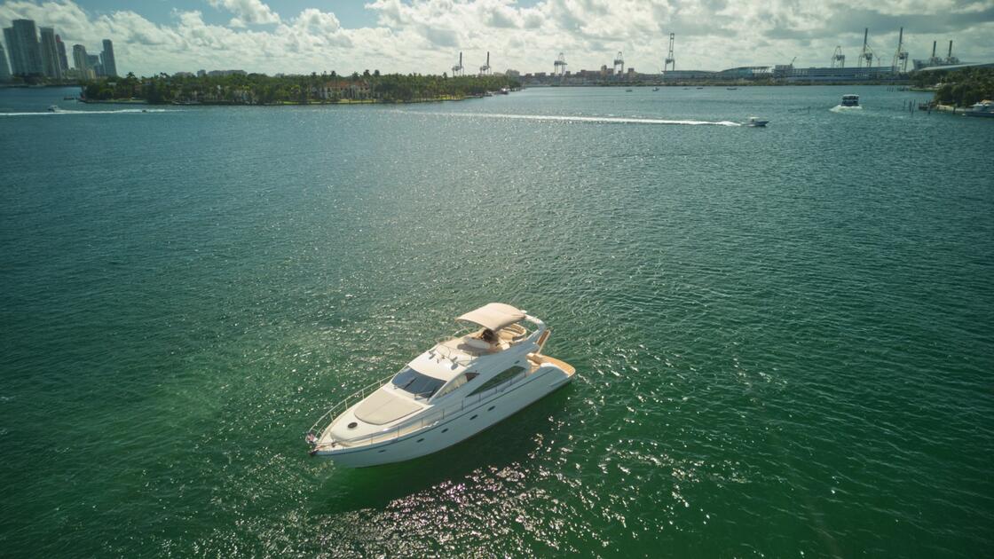 60ft Aicon "ANTARES" - Alquiler de Yates de Lujo | 1800-1808 NW 24th Ave Miami 15 %MAlquiler de yates en Miami%