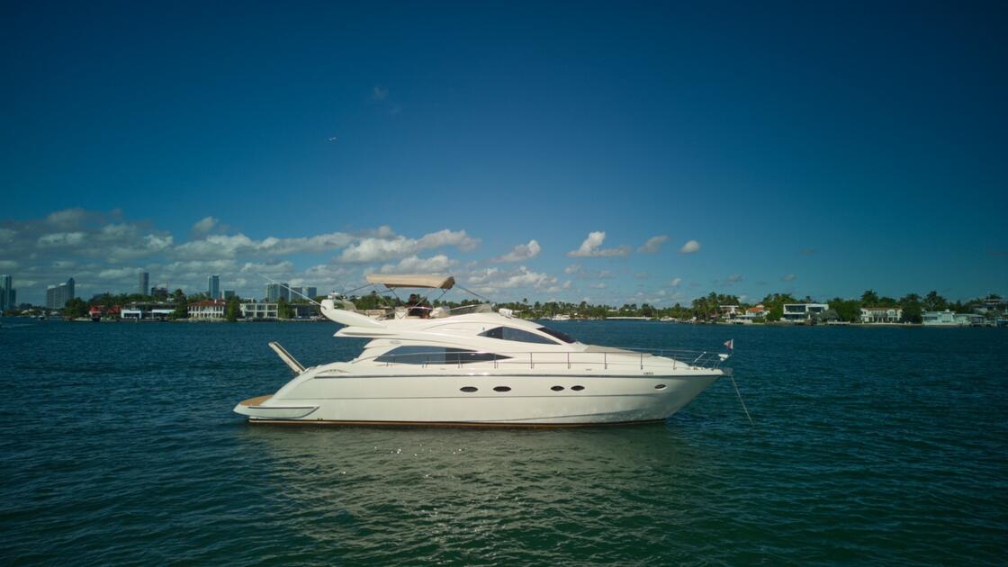 60ft Aicon "ANTARES" - Alquiler de Yates de Lujo | 1800-1808 NW 24th Ave Miami 16 %MAlquiler de yates en Miami%
