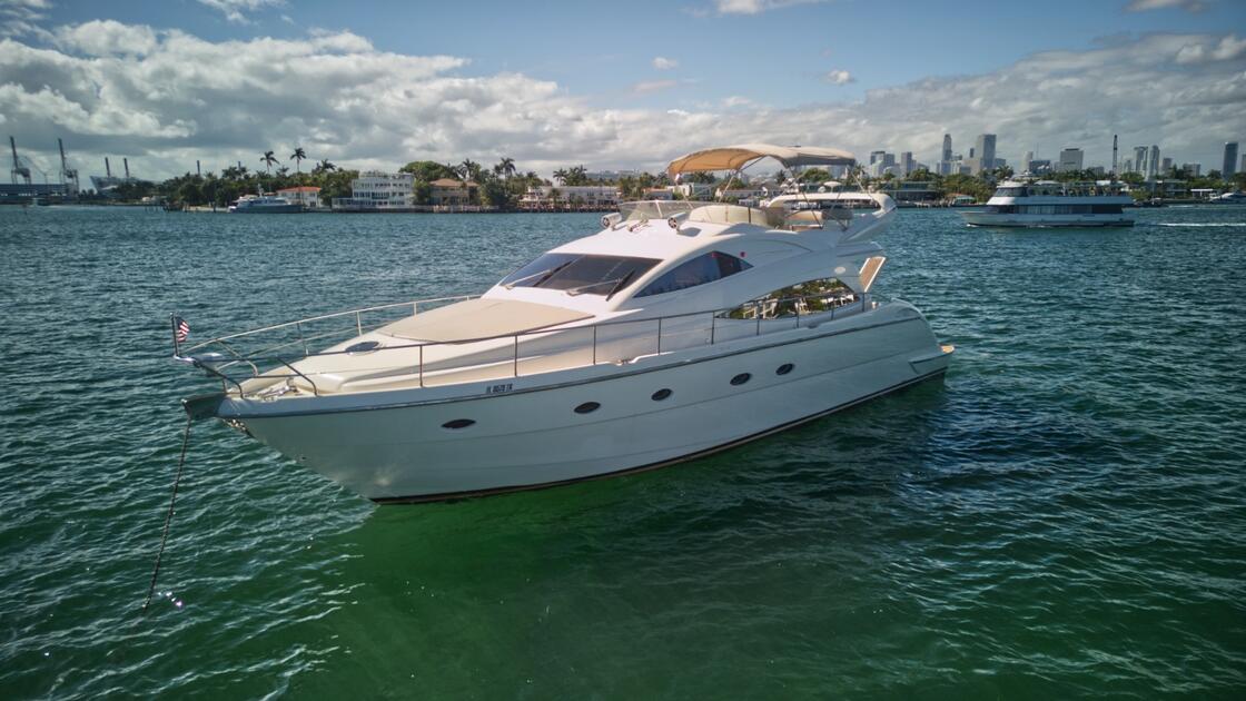 60ft Aicon "ANTARES" - Alquiler de Yates de Lujo | 1800-1808 NW 24th Ave Miami 19 %MAlquiler de yates en Miami%