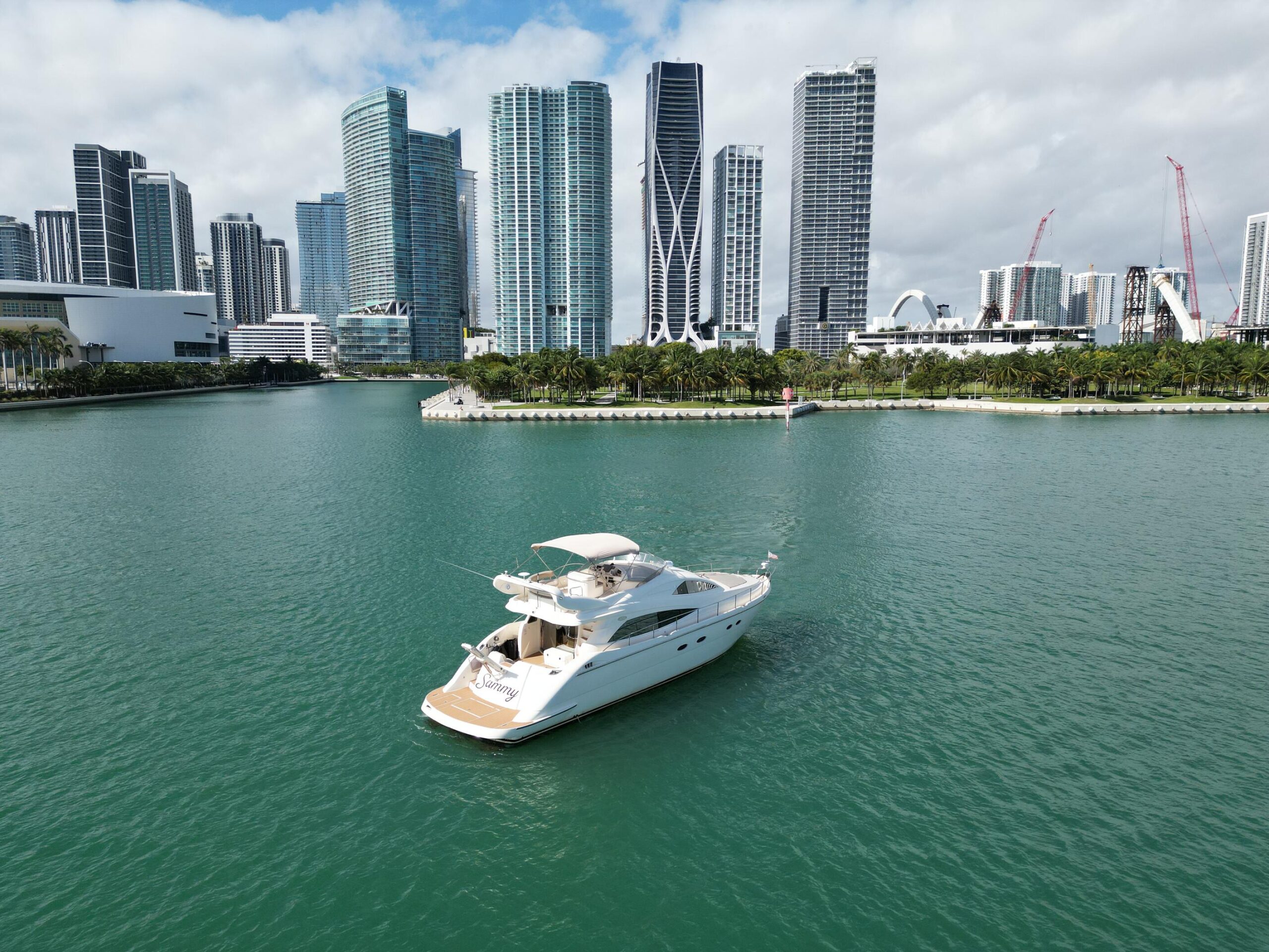 60ft Aicon "ANTARES" - Alquiler de Yates de Lujo | 1800-1808 NW 24th Ave Miami 6 %MAlquiler de yates en Miami%