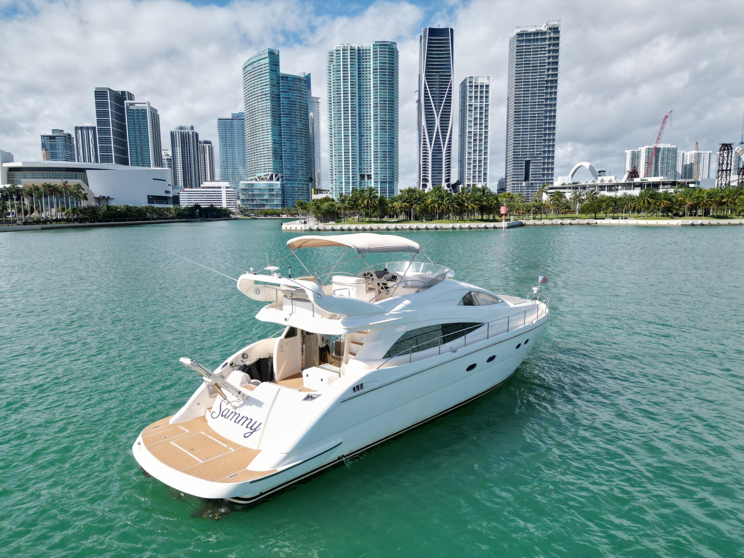 60ft Aicon "ANTARES" - Alquiler de Yates de Lujo | 1800-1808 NW 24th Ave Miami 7 %MAlquiler de yates en Miami%