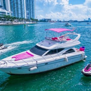 50ft Pink Maxum “Hello Kitty” - Alquiler Barcos De Lujo | Miami | Feeling Yachty