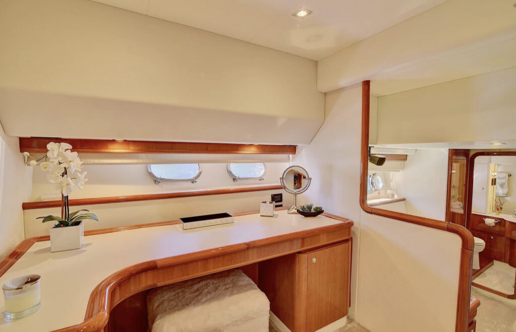 75ft Ferretti "Lumar" – Luxury Yacht Charter Experience | Miami River 28 %Miami Yacht Rentals%