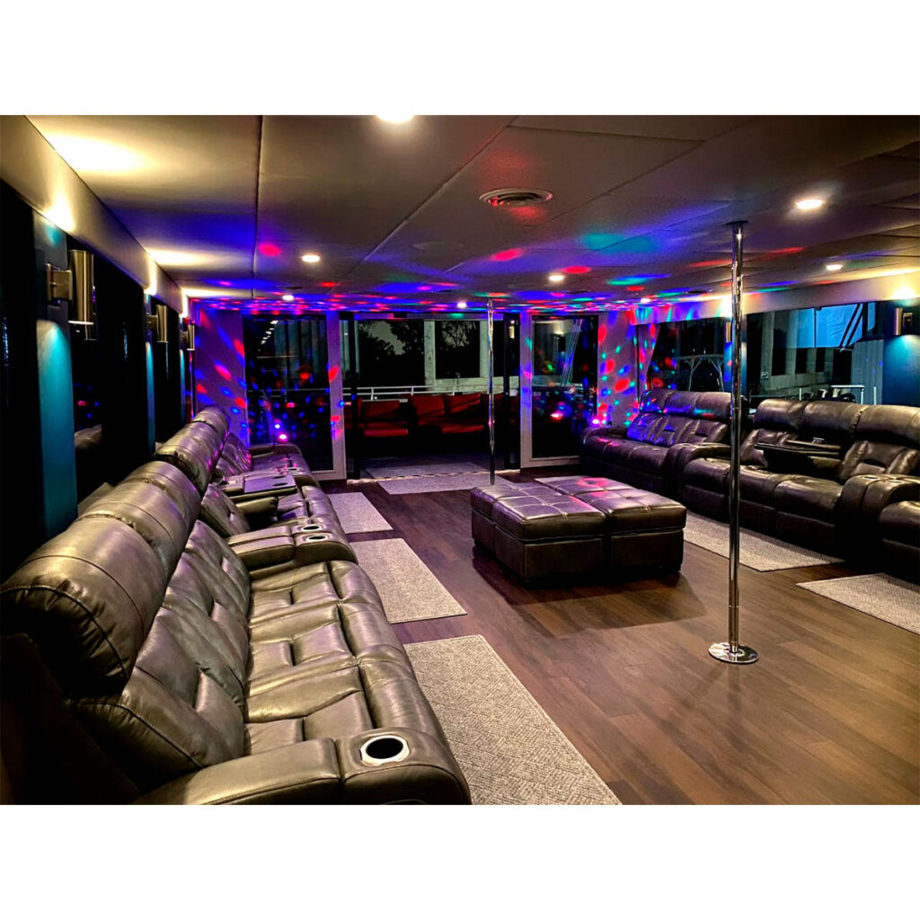 ⛴️ Star Cruise 105ft — Yacht Venue for Large Events | Miami Beach 2 %Miami Yacht Rentals%