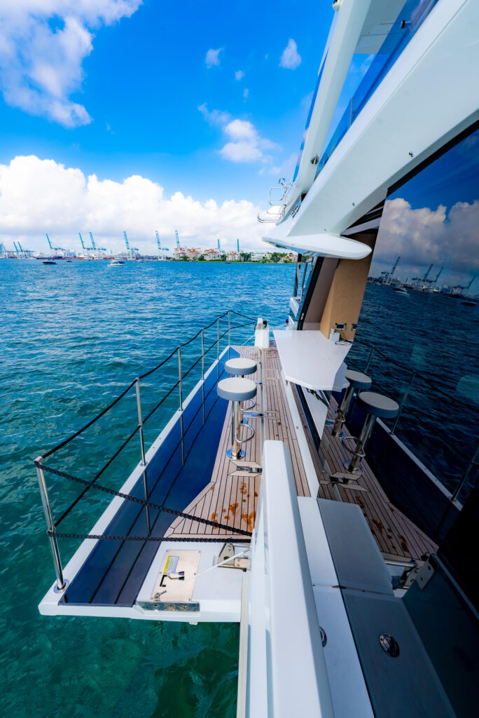 70ft Galeon Alquiler de Yates de Lujo | Bayside Marina Miami Beach 🛥️ 9 %MAlquiler de yates en Miami%