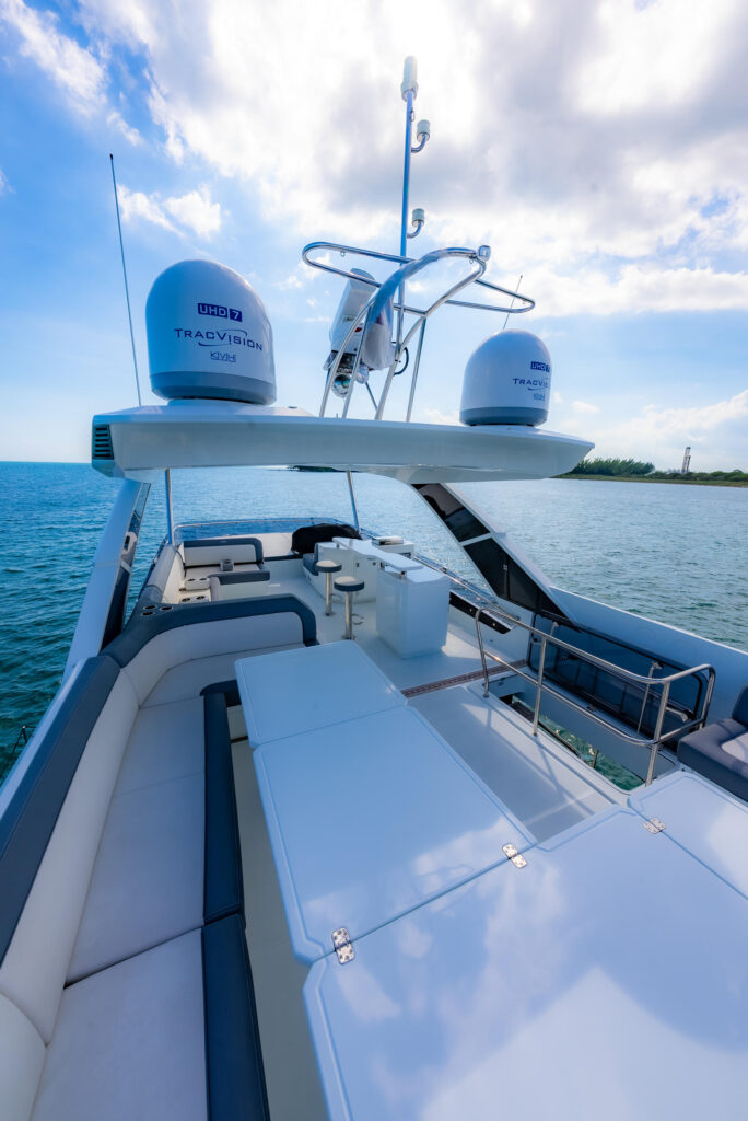 70ft Galeon Alquiler de Yates de Lujo | Bayside Marina Miami Beach 🛥️ 4 %MAlquiler de yates en Miami%