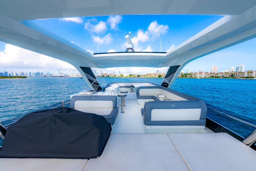 70ft Galeon Alquiler de Yates de Lujo | Bayside Marina Miami Beach 🛥️ 7 %MAlquiler de yates en Miami%