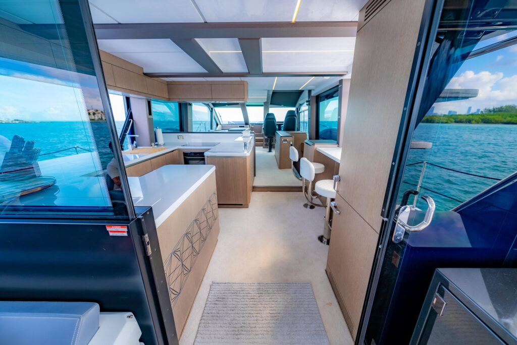 70ft Galeon Alquiler de Yates de Lujo | Bayside Marina Miami Beach 🛥️ 8 %MAlquiler de yates en Miami%