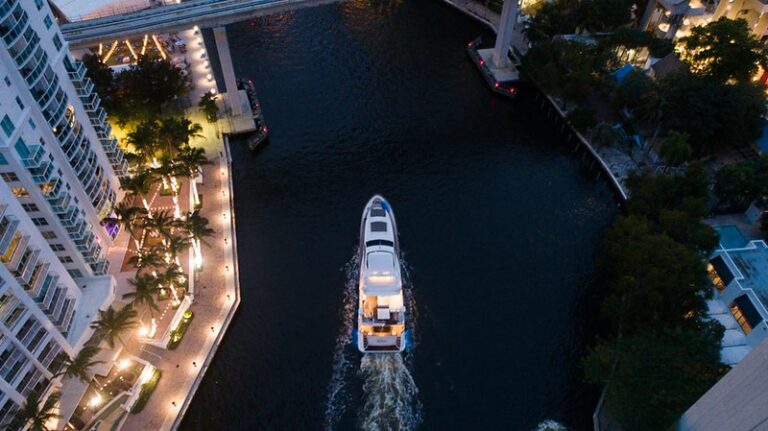 Miami mega yacht rentals 🛥️ Host large groups, weddings, productions & VIP events on multi-deck mega yachts with chef, crew & curated luxury experiences. 21 %Miami Yacht Rentals%