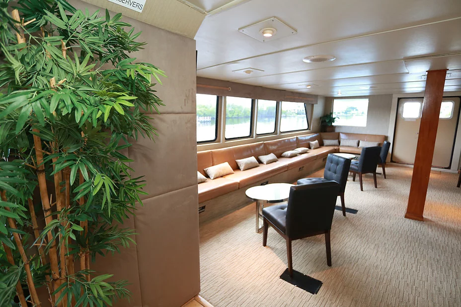 The Sundream Luxury Charter - Miami Event & Party Venue 🌴 4 %MAlquiler de yates en Miami%